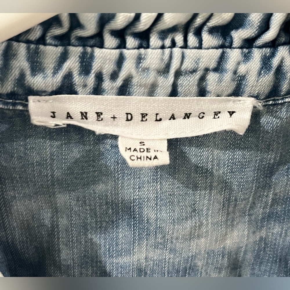 Jane and Delancey Light Blue Button-Up Blouse, size small - Picture 3 of 4